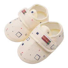 Load image into Gallery viewer, Baby Shoes I Love PaPa&amp;MaMa Letter Printed Soft Bottom Footwear Heart-shaped 0-18M Newborn First walker